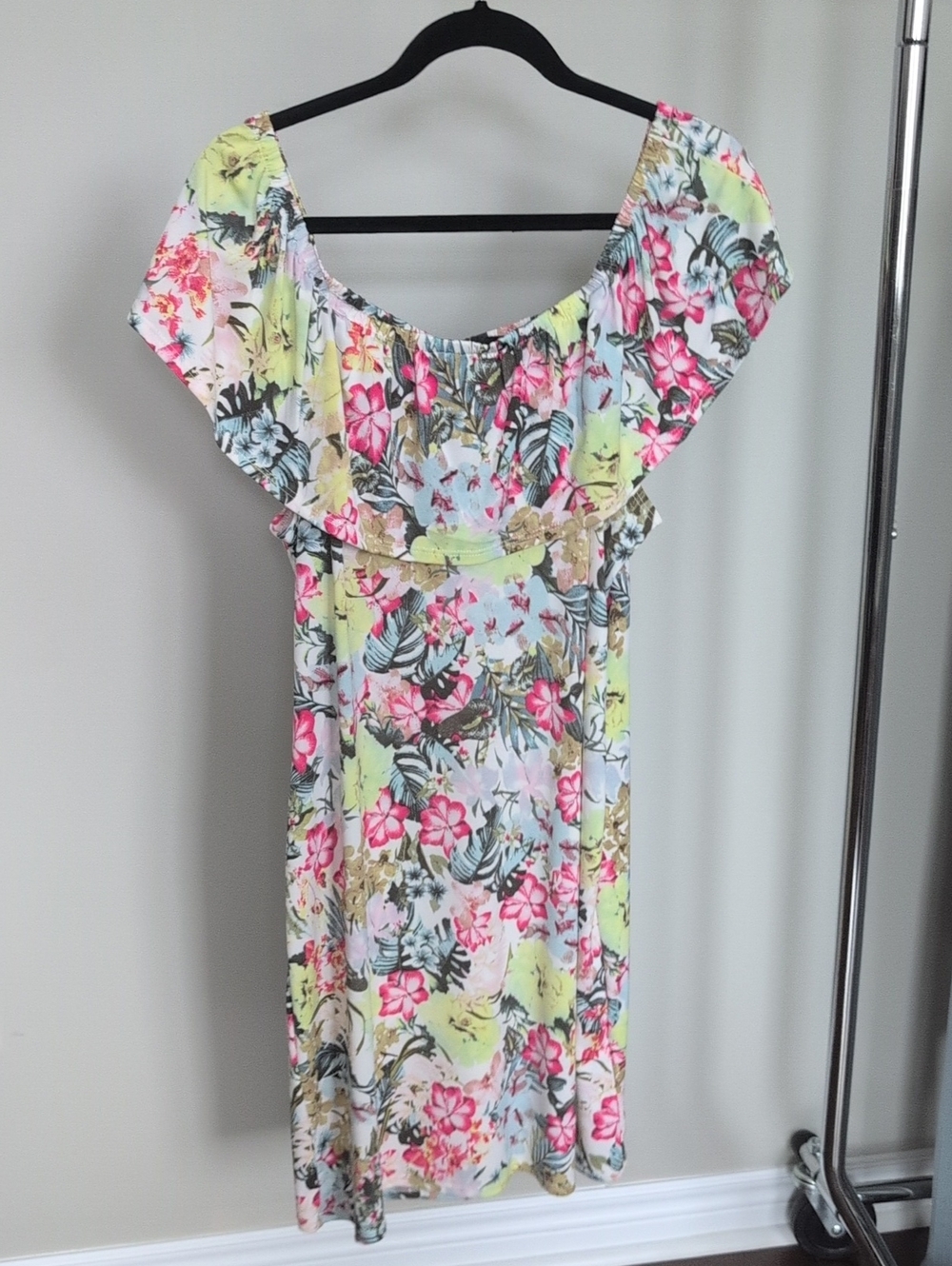 Floral Off The shoulder Dress in Pink, Green, White